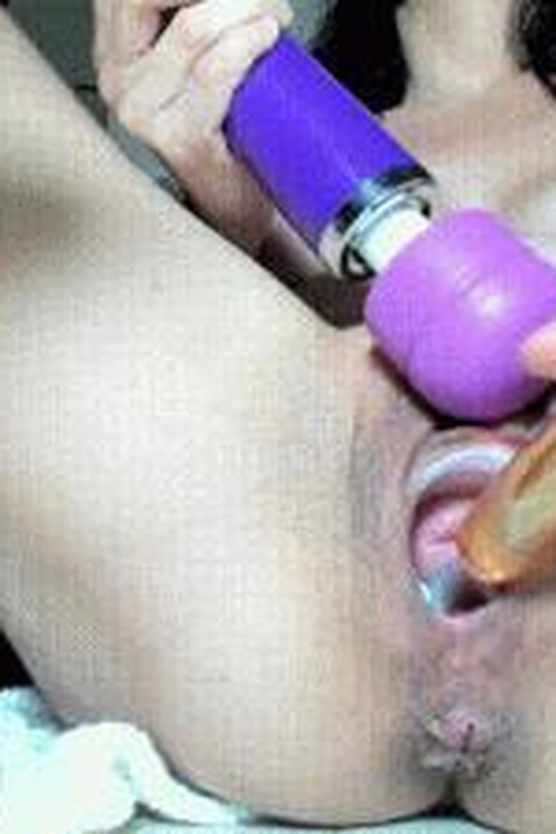 Putting Glass Dildo In My Cervix - Screenshot 1 of 4 - Big Tits
