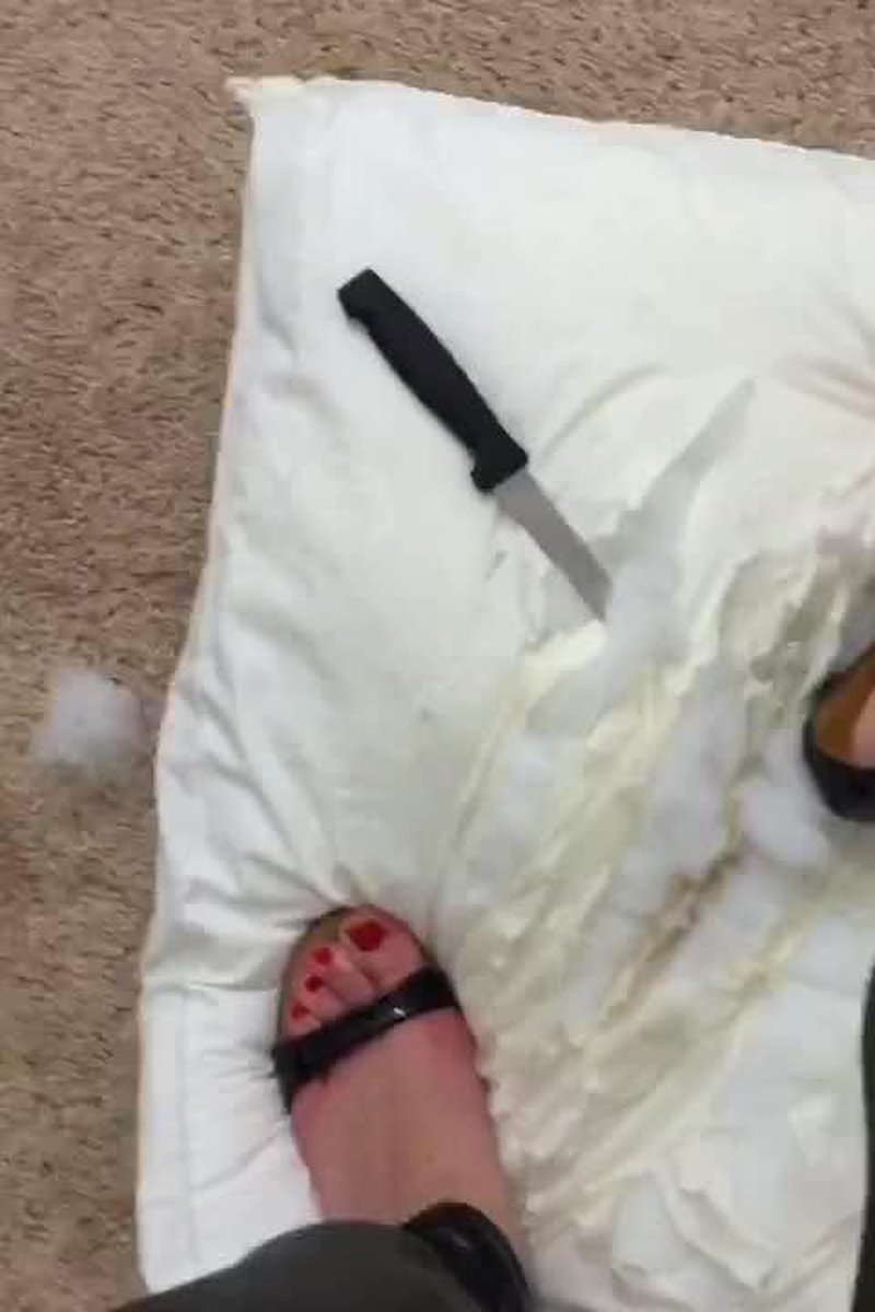 Pillow Stab Spit Trample - Screenshot 1 of 4 - Fetish