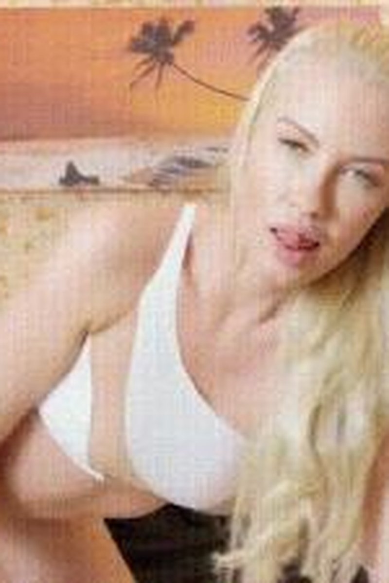 Bikini Modeling - Screenshot 1 of 4 - Bikini-swimsuit Fetish