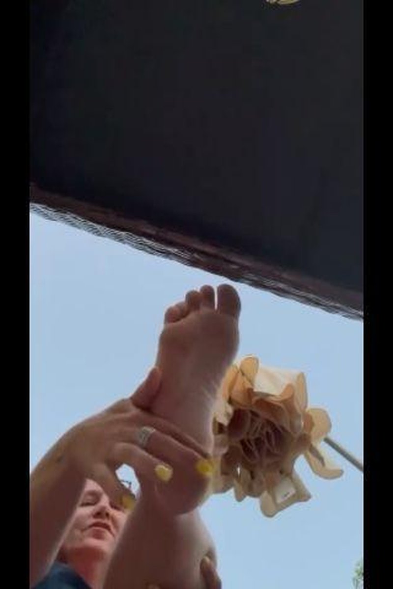 Cuck Bitch - Screenshot 1 of 4 - Cuckolding