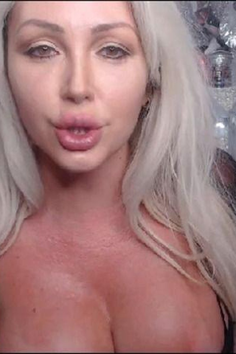 Live Doll Ely Ink - Screenshot 1 of 4 - Cosplay