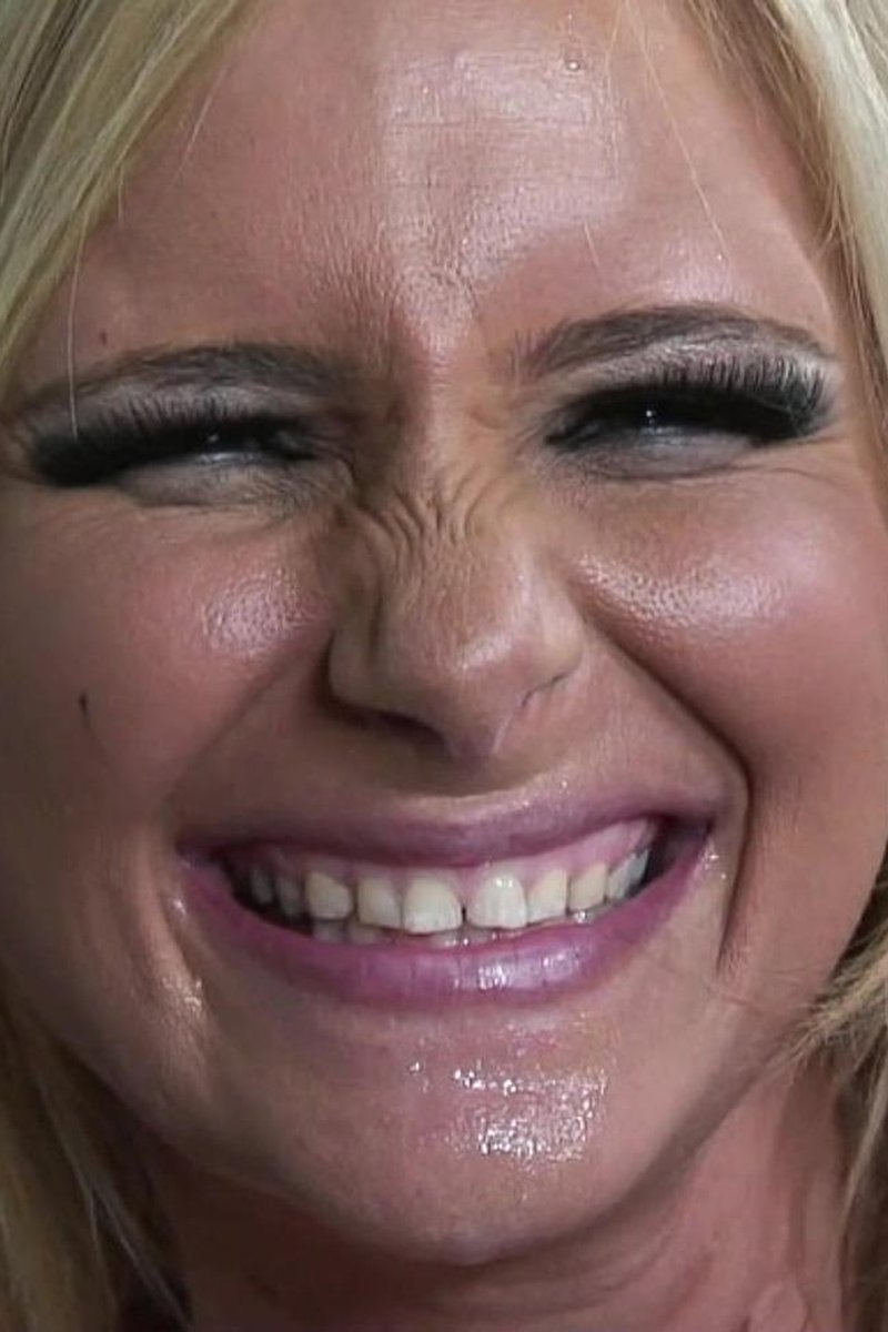 Brooke Belle Has Huge Tits She Loves To Show Off - Screenshot 1 of 4 - Anal