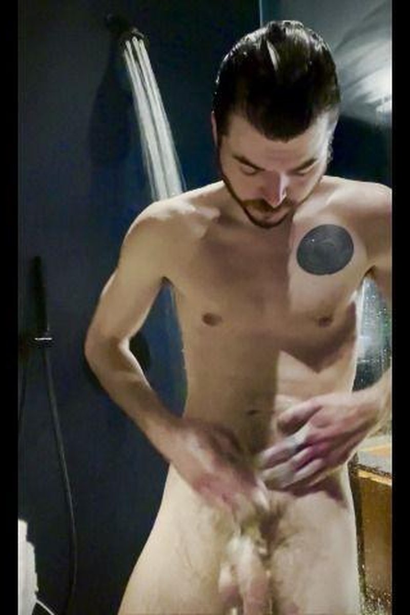 Solo Showering - Screenshot 1 of 4 - Big Dick