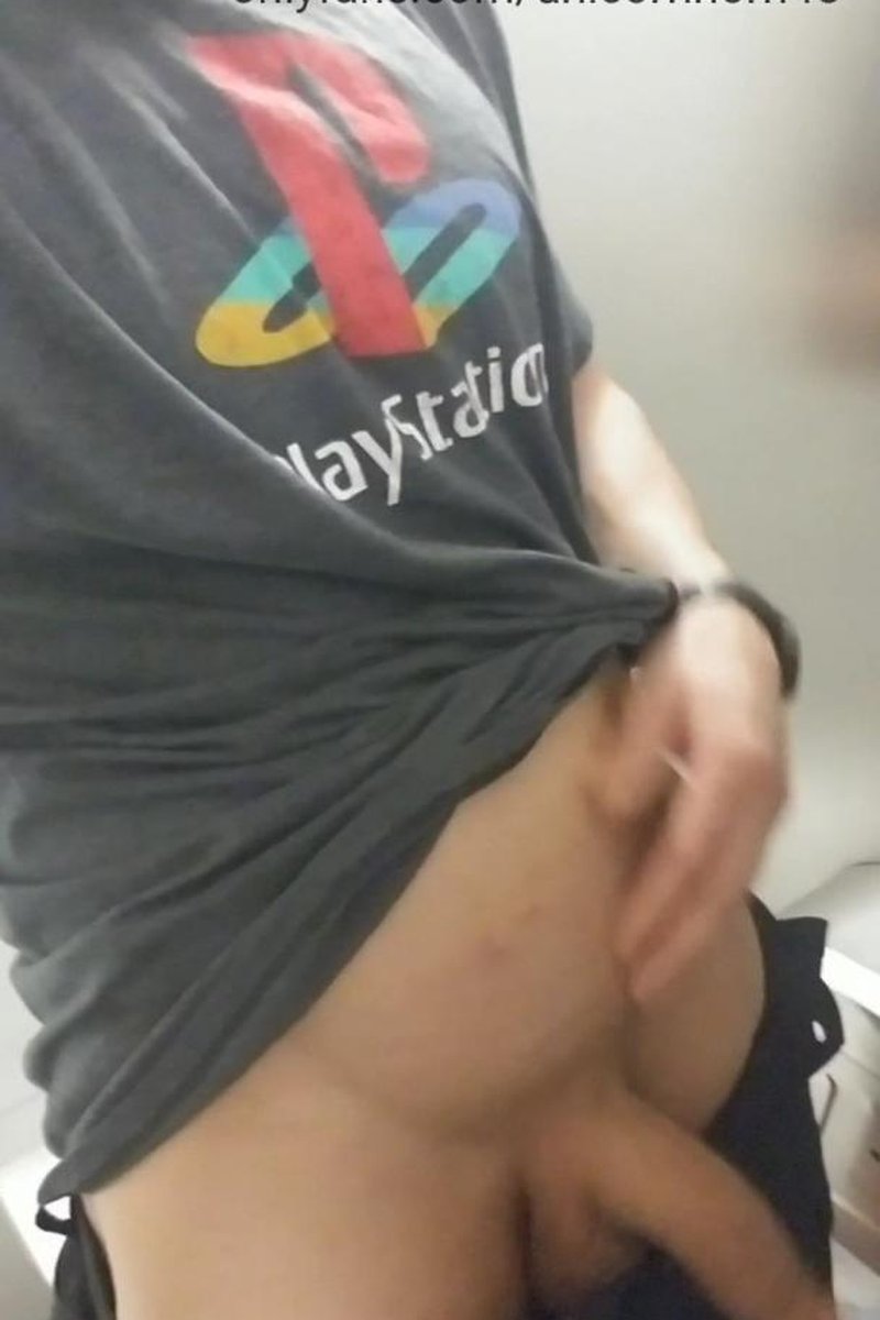 Stall Jerk - Screenshot 1 of 4 - Big Dick