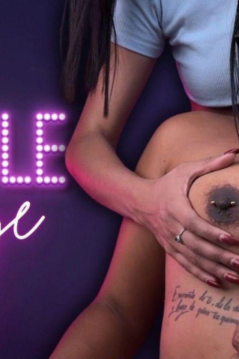 Double Squeeze - Screenshot 1 of 4 - Big Tits