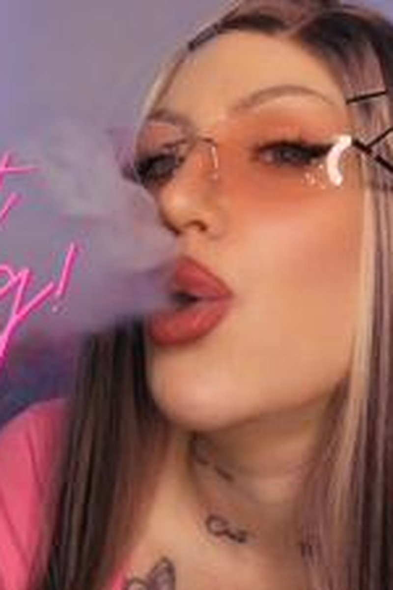 Just Vaping - Screenshot 1 of 4 - Big Tits