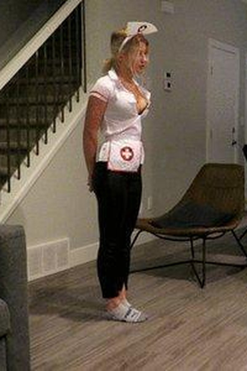 Ballbusting Nurse - Screenshot 1 of 4 - Amateur Ballbusting