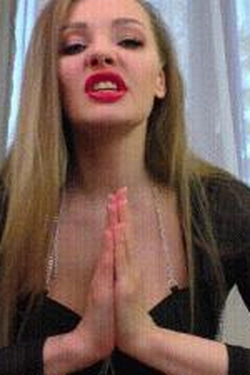 Beta Bitch Loser - Screenshot 1 of 4 - Femdom