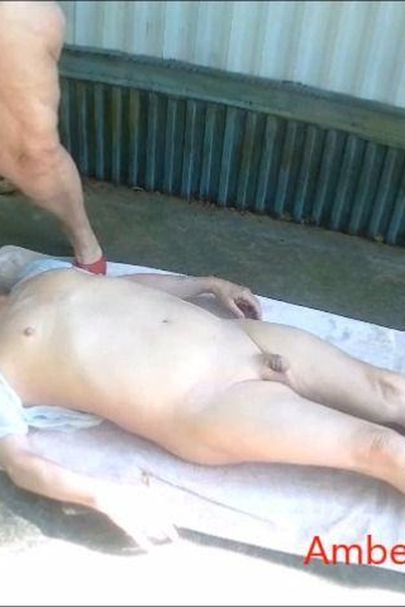 Double Pee - Screenshot 1 of 4 - Amateur