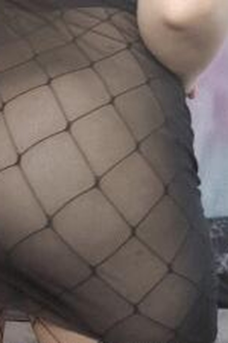 Fishnet Ass Shake - Screenshot 1 of 4 - Ass Fetish