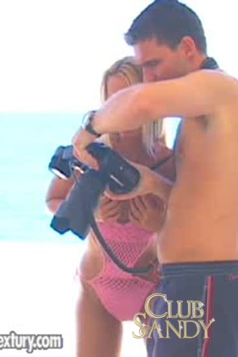 Backstage From St. Martin - Screenshot 1 of 4 - Babes