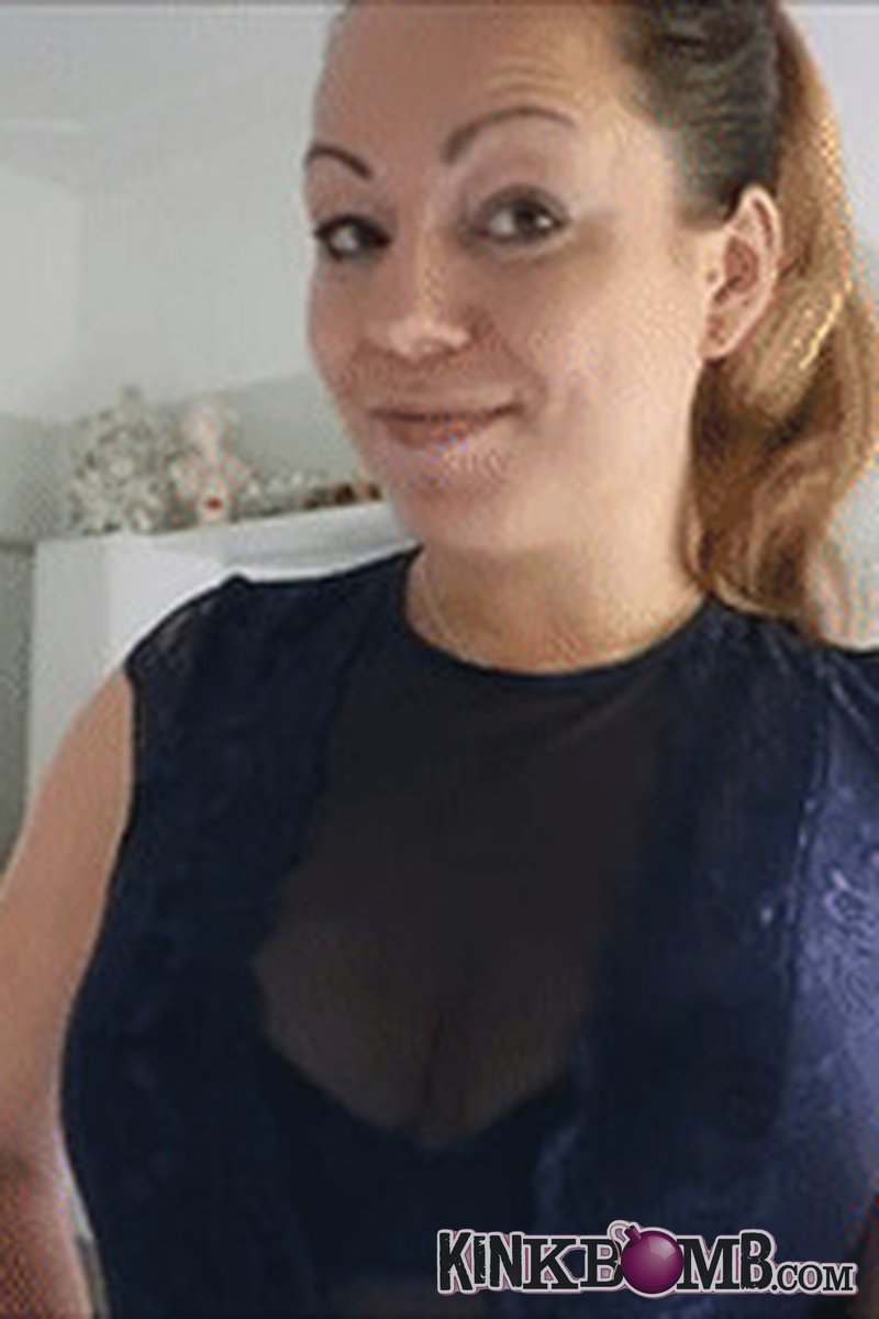 Moneyprincess-Isabella: Greedy Spoiled Rich Bitch - Screenshot 1 of 4 - Bitch