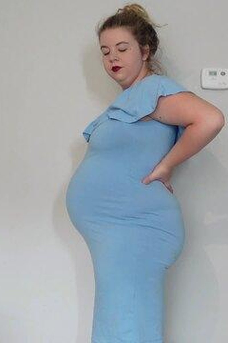 Maternity Clothes Modelling - Screenshot 1 of 4 - Belly Fetish