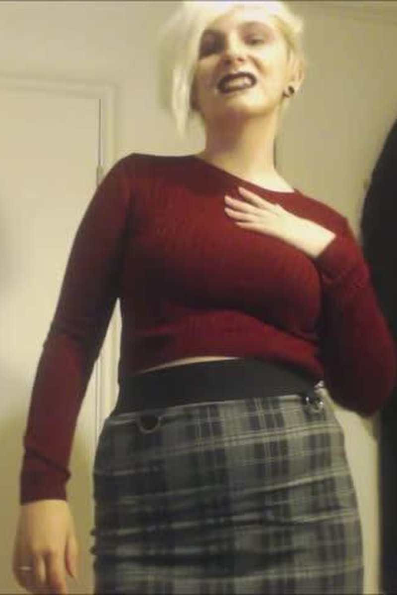 Seducing Bro With Pixie - Screenshot 1 of 4 - Blowjob