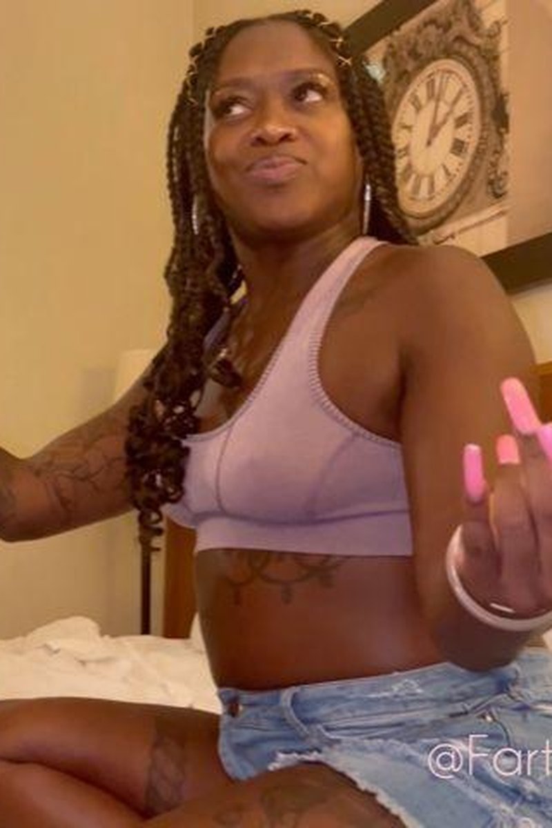Farting JOI Feat Queen Melanin - Screenshot 1 of 4 - Ass Fetish