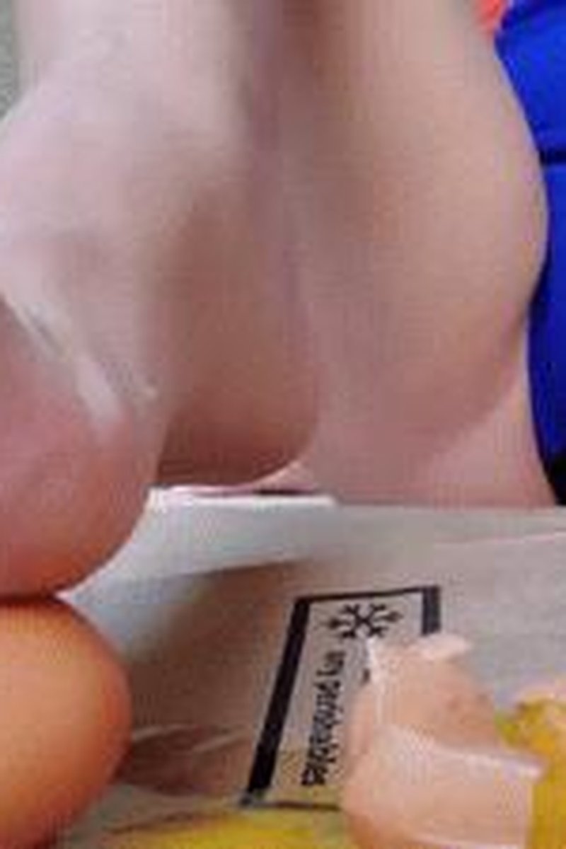 Egg Smashing - Screenshot 1 of 4 - Foot Fetish