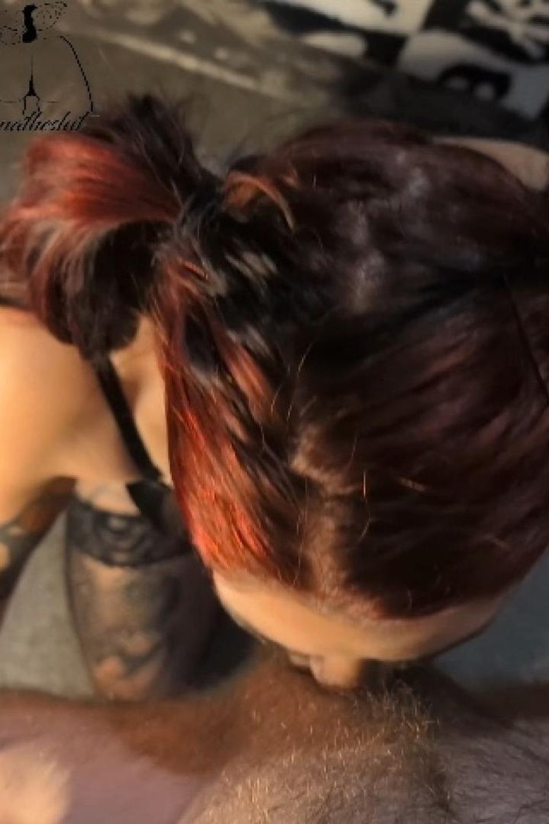 Deep Throat Training - Screenshot 1 of 4 - Alternative Girl