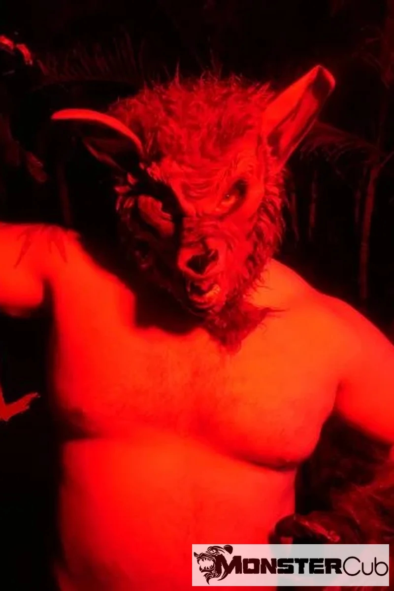 Howl - Screenshot 1 of 4 - Big Dick