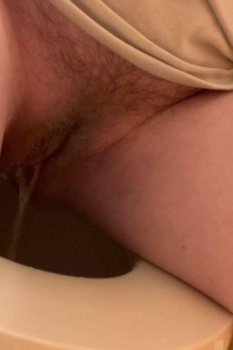 Minute-Long Pee - Screenshot 1 of 4 - Genderqueer