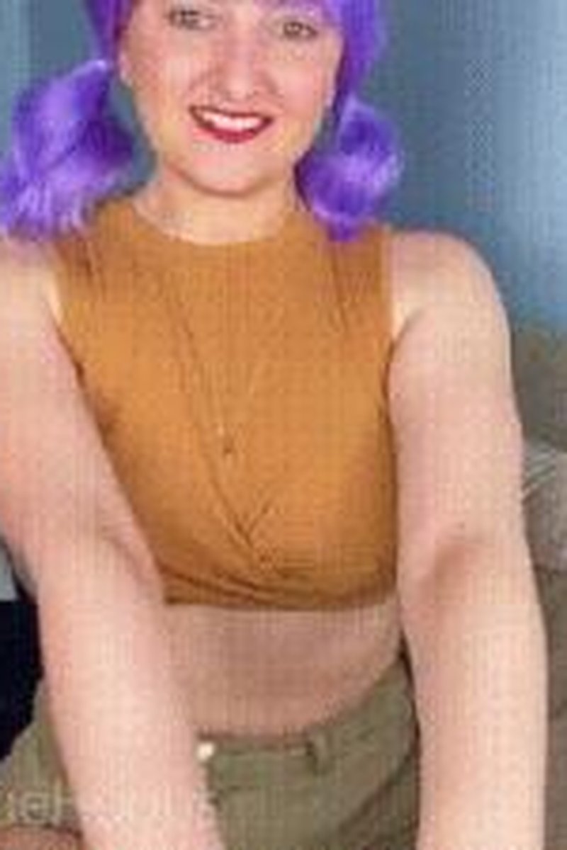 Cucksitter - Screenshot 1 of 4 - Bitch