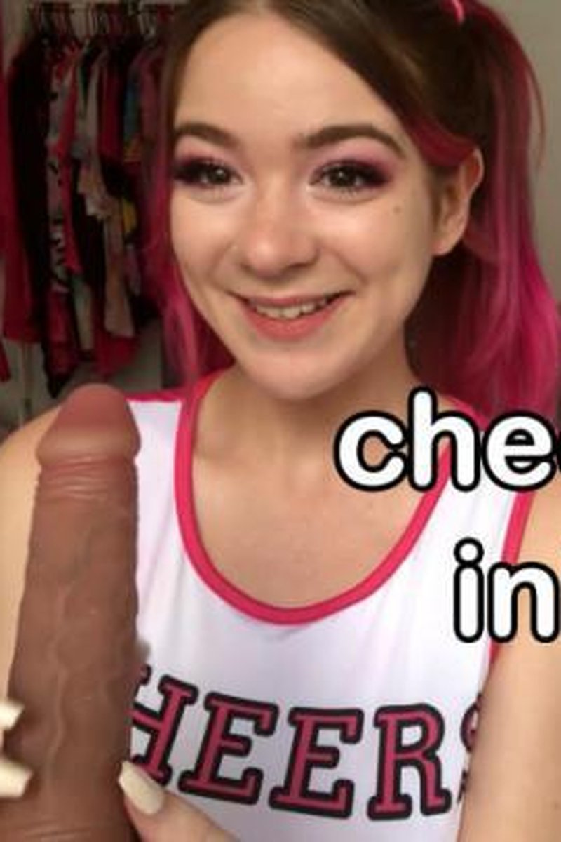 Cheer Squad Initiation - Screenshot 1 of 4 - Cheerleader