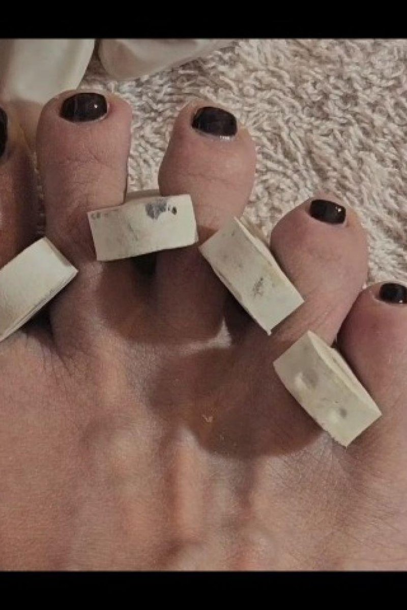 Pedi Session - Screenshot 1 of 4 - Feettease