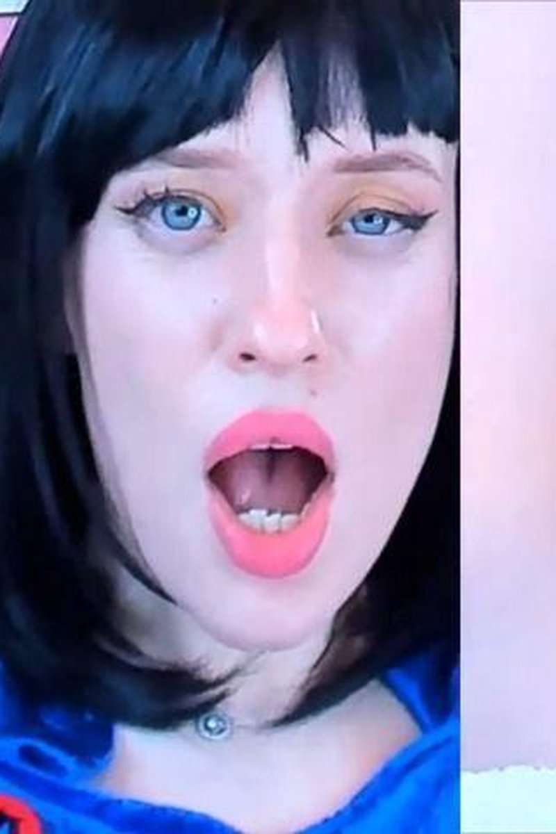 Snowwhite - Screenshot 1 of 4 - Close Up