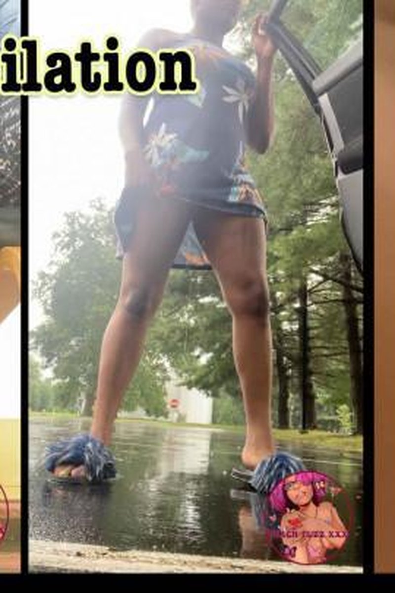 Pee Compilation 2 - Screenshot 1 of 4 - Black