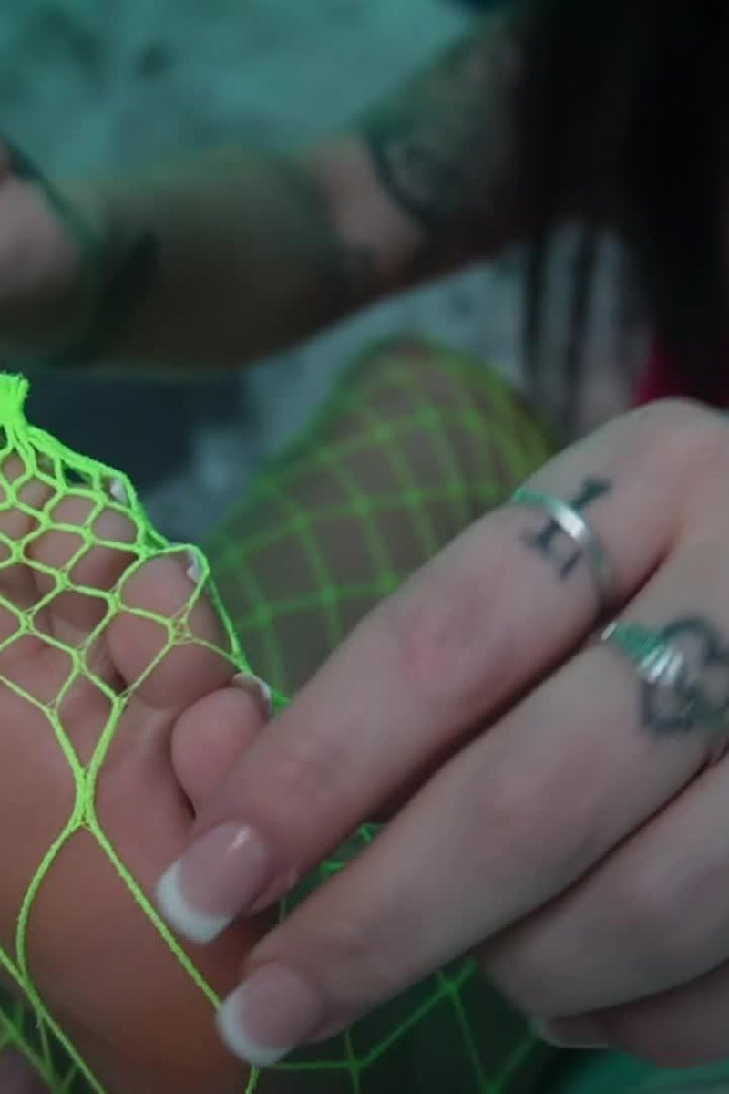 Fishnet Try On - Screenshot 1 of 4 - Fishnet