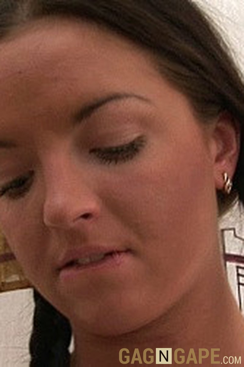 Nina - Screenshot 1 of 4 - Anal