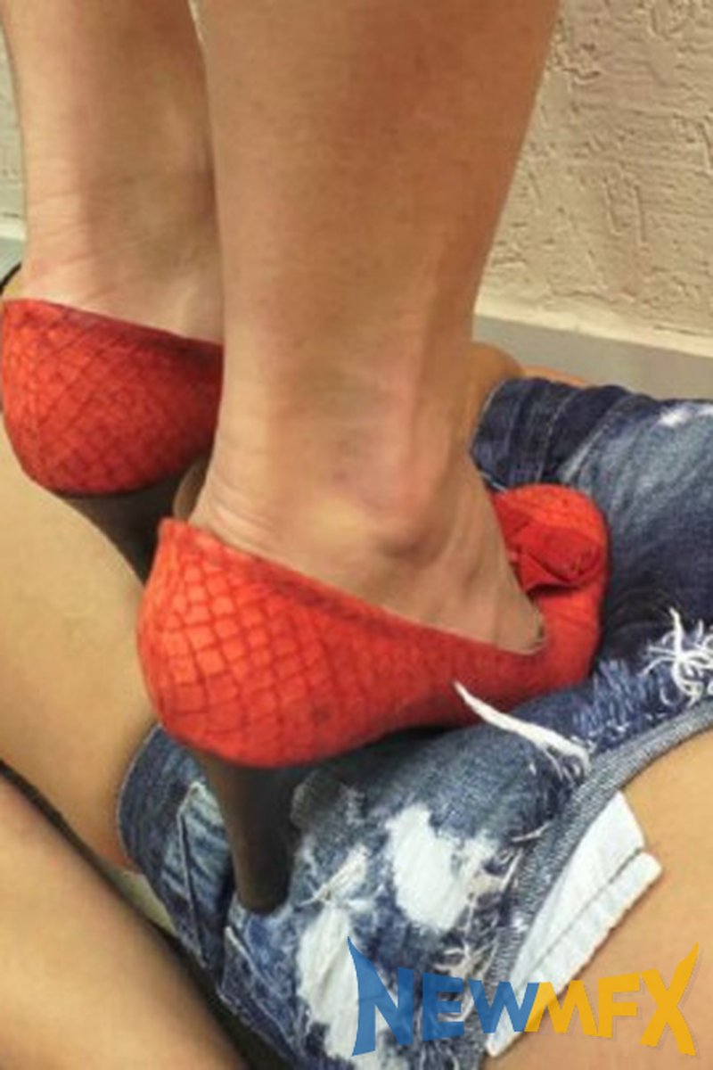 Trample Girlfriends - Screenshot 1 of 4 - Chimeny