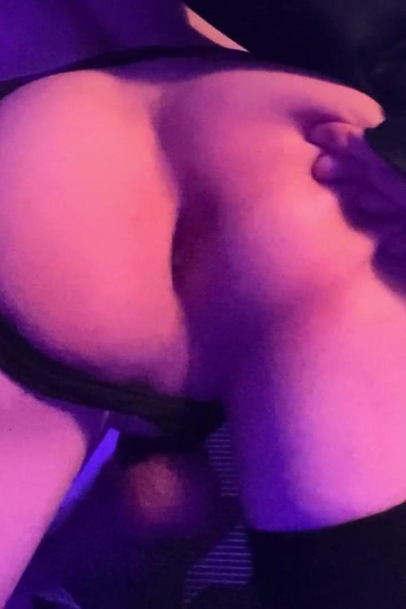 Butt. Butt. Butt? Butt - Screenshot 1 of 4 - Transgender