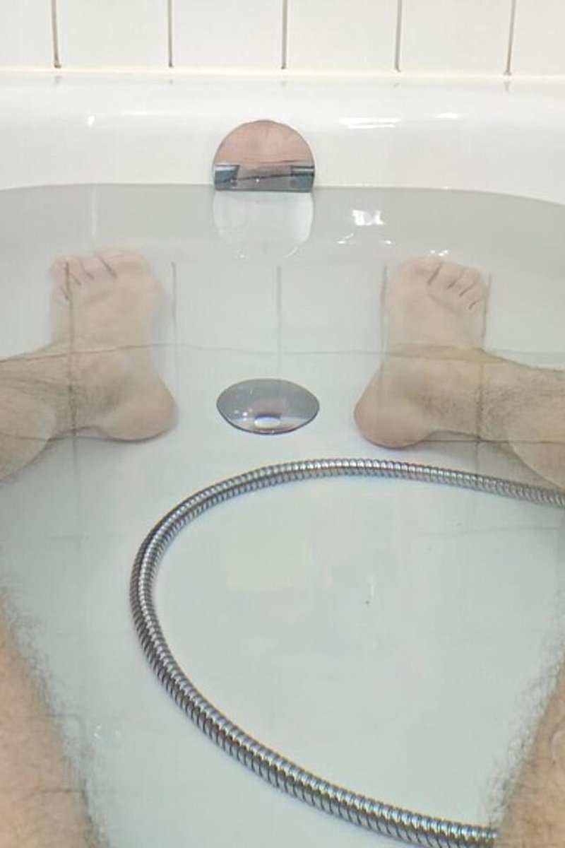 Cum In Bath - Screenshot 1 of 4 - Amateur