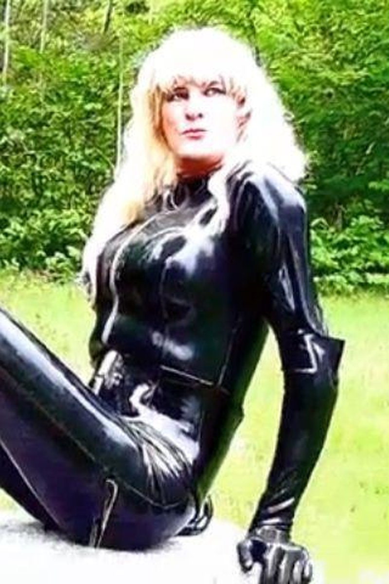 Back In Black - Screenshot 1 of 4 - Outdoors