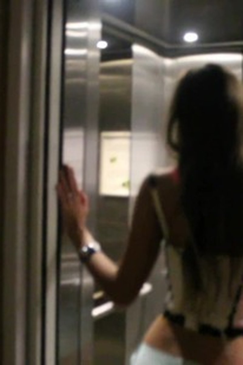 Lift - Screenshot 1 of 4 - Melena Maria Rya