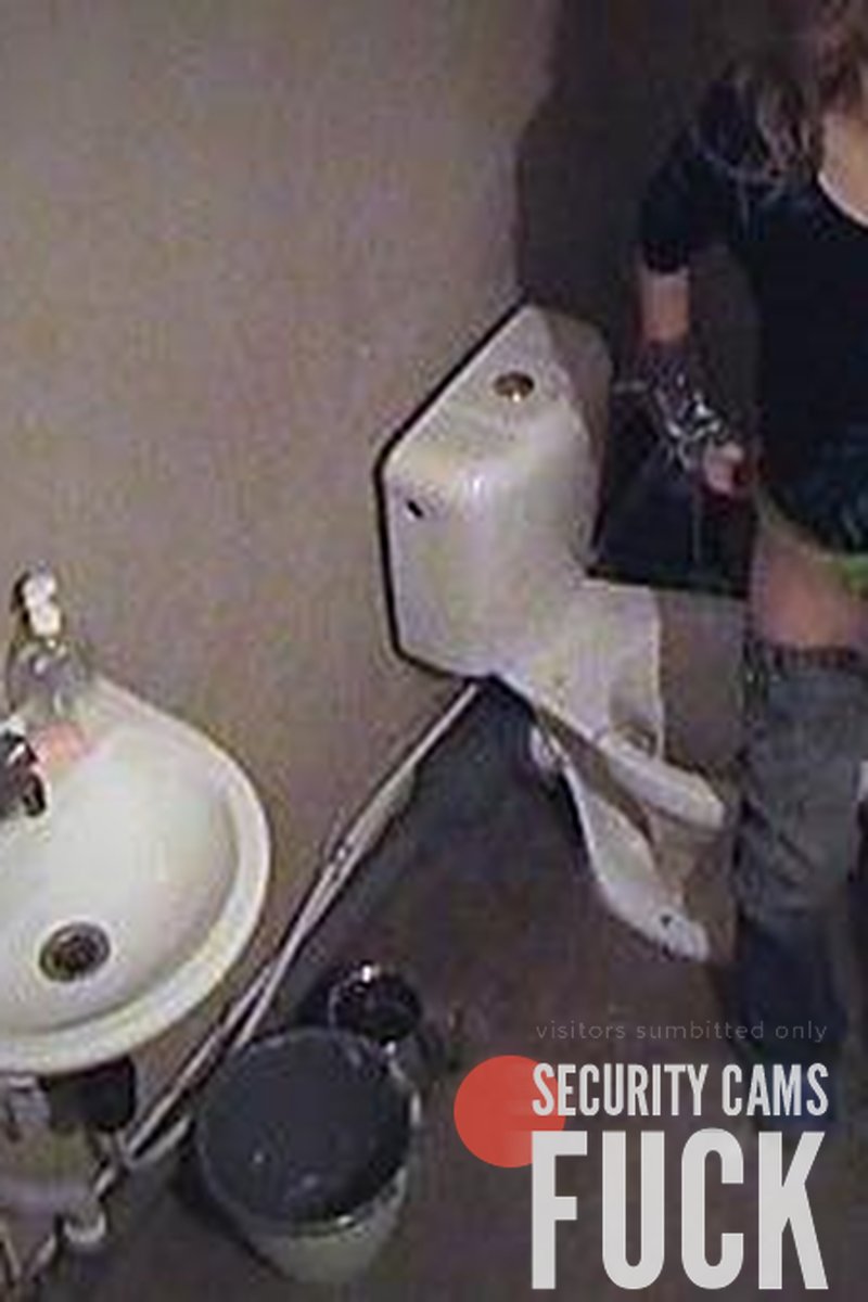 Lovely Chick Pissing in the Lavatory! - Screenshot 1 of 4