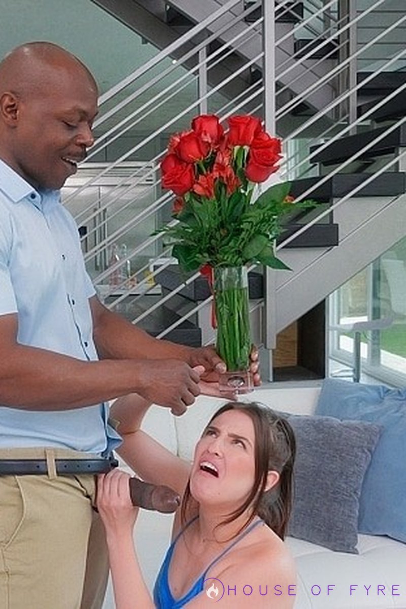 Ding Dong: Aubree Valentine - Screenshot 1 of 4 - Blowjob