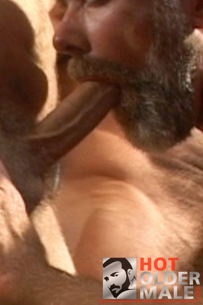Amateur Daddy Orgy: Everybody Sucks - Screenshot 1 of 4 - Big Dick