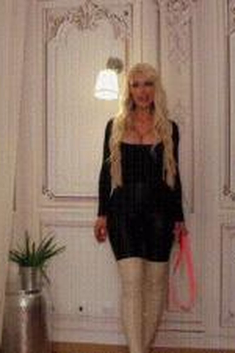 Leashed & Rewarded - Screenshot 1 of 4 - Degradation