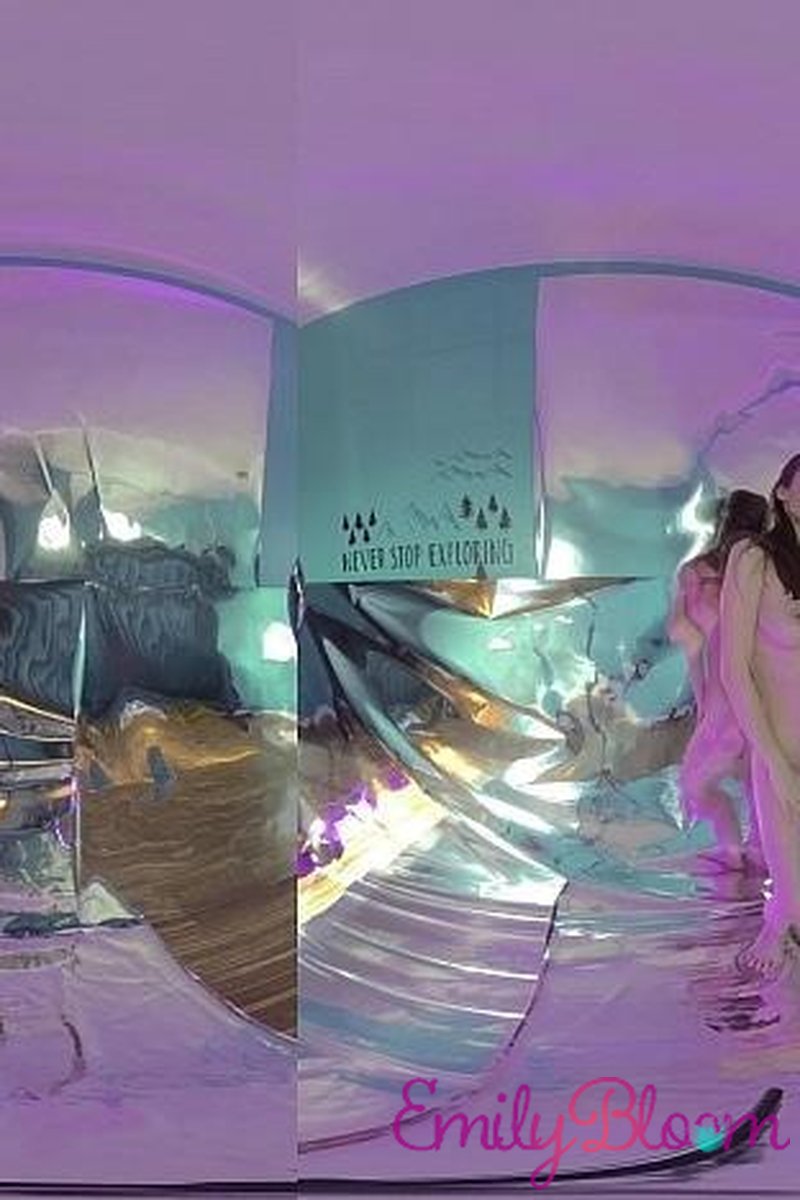 Lights Up VR - Screenshot 1 of 4 - Big Tits