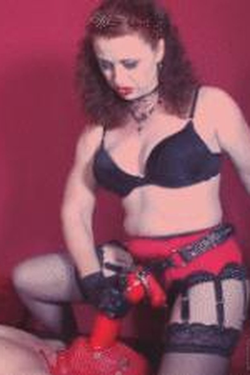 Big Red - Screenshot 1 of 4 - Anal