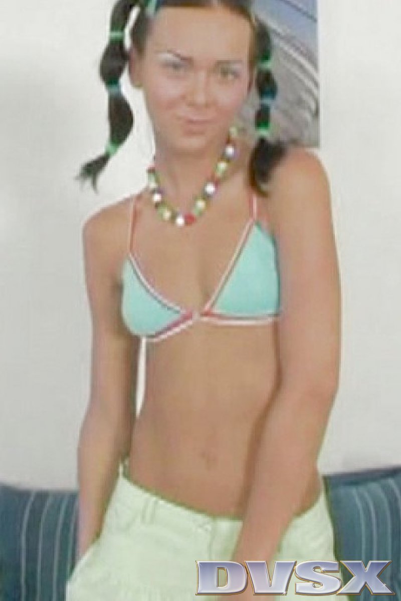 Susie Diamond Just Turned Eighteen Years Old And Wears Beads - Screenshot 1 of 4 - Anal