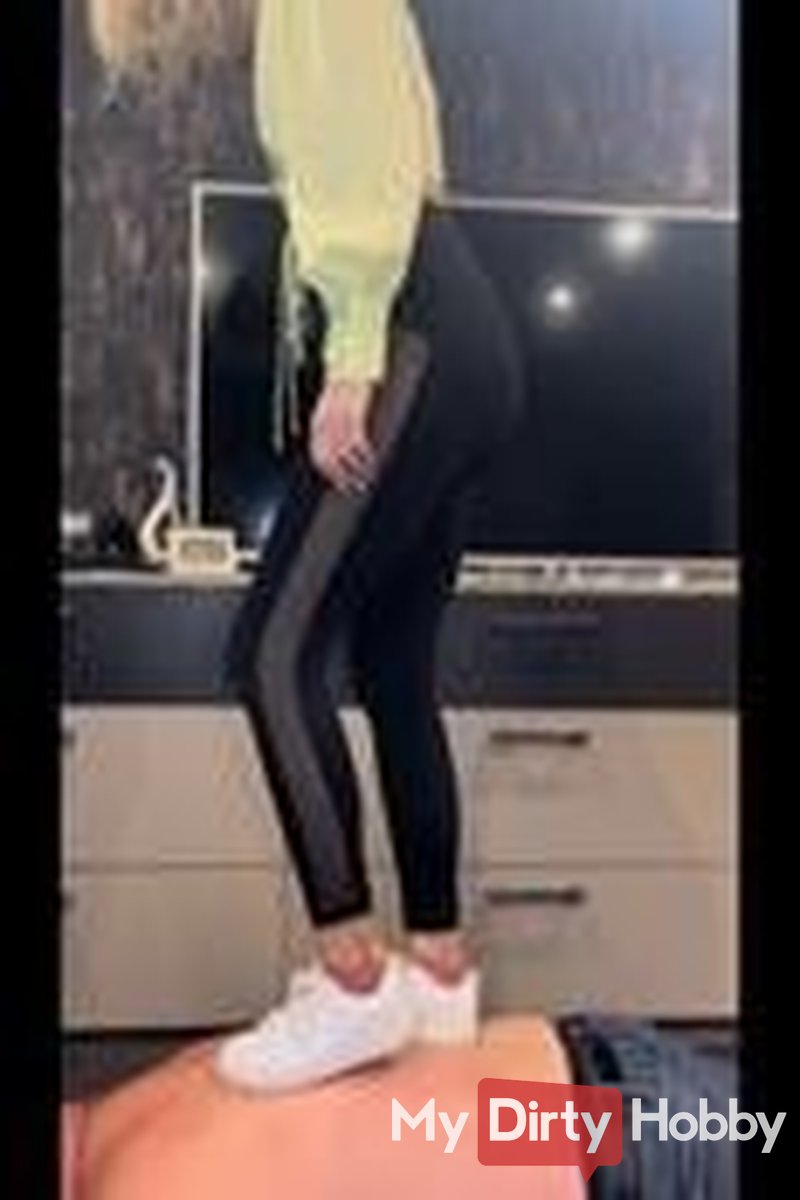 Trampling - Screenshot 1 of 4 - Layla00