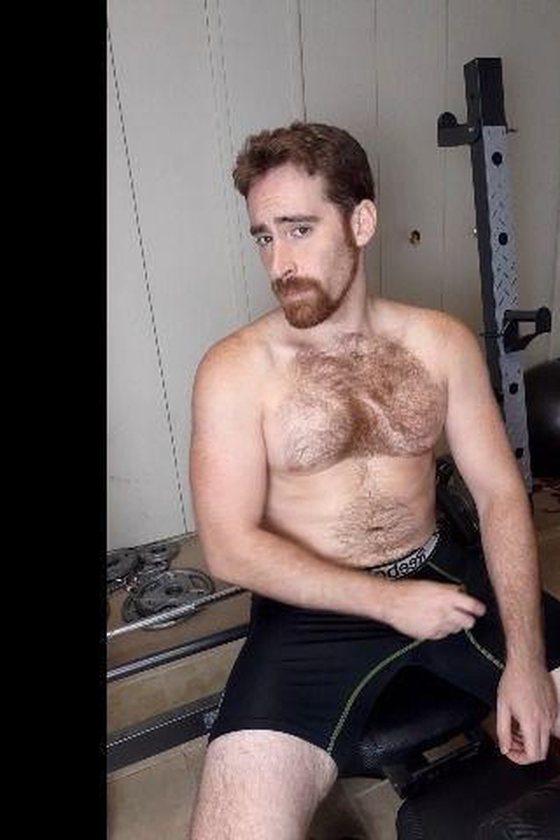 Weight Training Break - Screenshot 1 of 4 - Cumshot