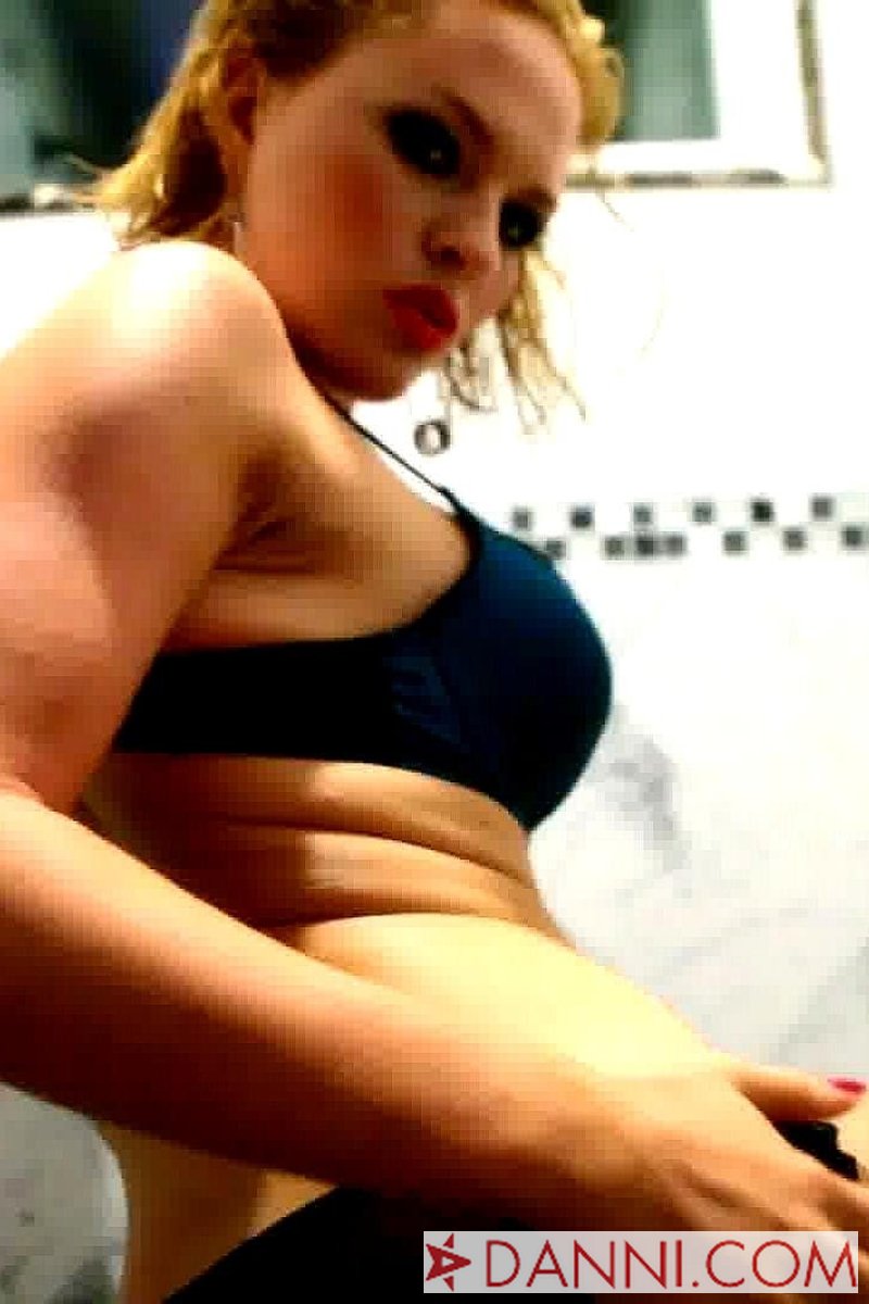 Dirty Clean - Screenshot 1 of 4 - Blond Hair