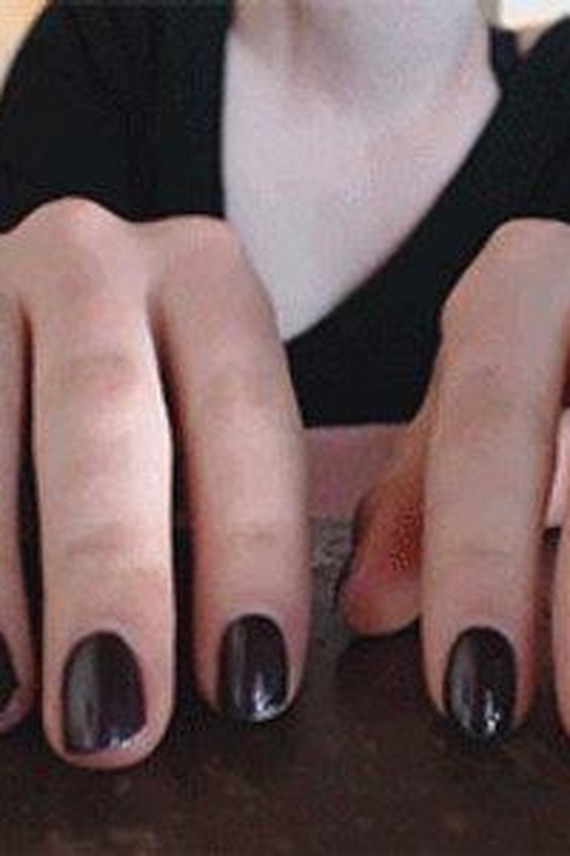 Nail Tapping - Screenshot 1 of 4 - Finger Fetish