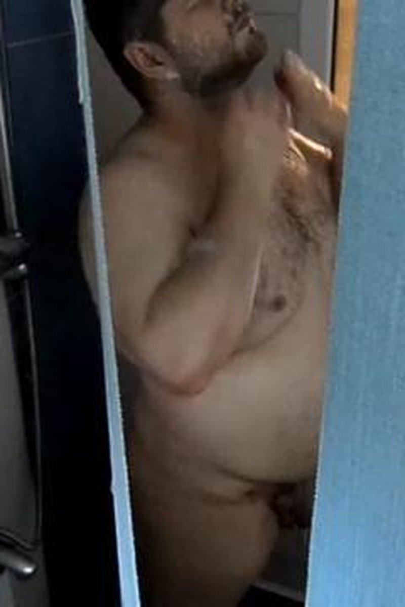 Spying On King Marti In The Shower - Screenshot 1 of 4 - Ass Fetish