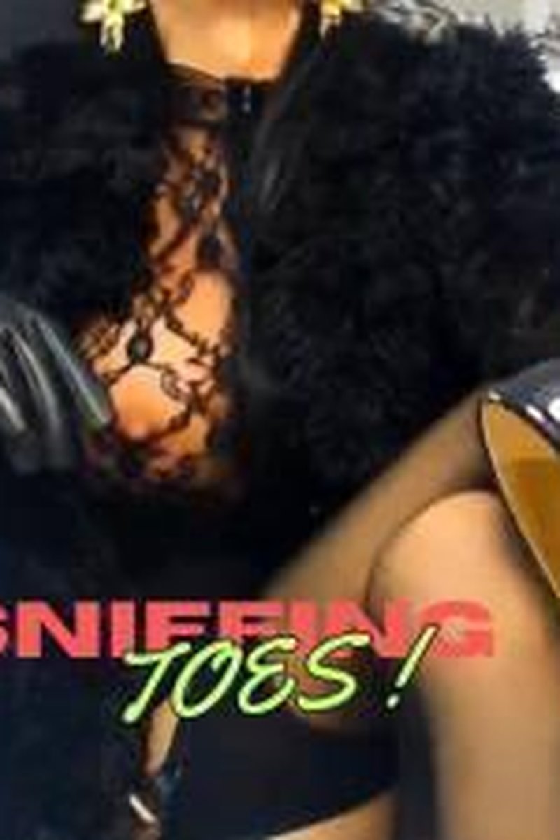 Sniffing Toes - Screenshot 1 of 4 - Big Nipples