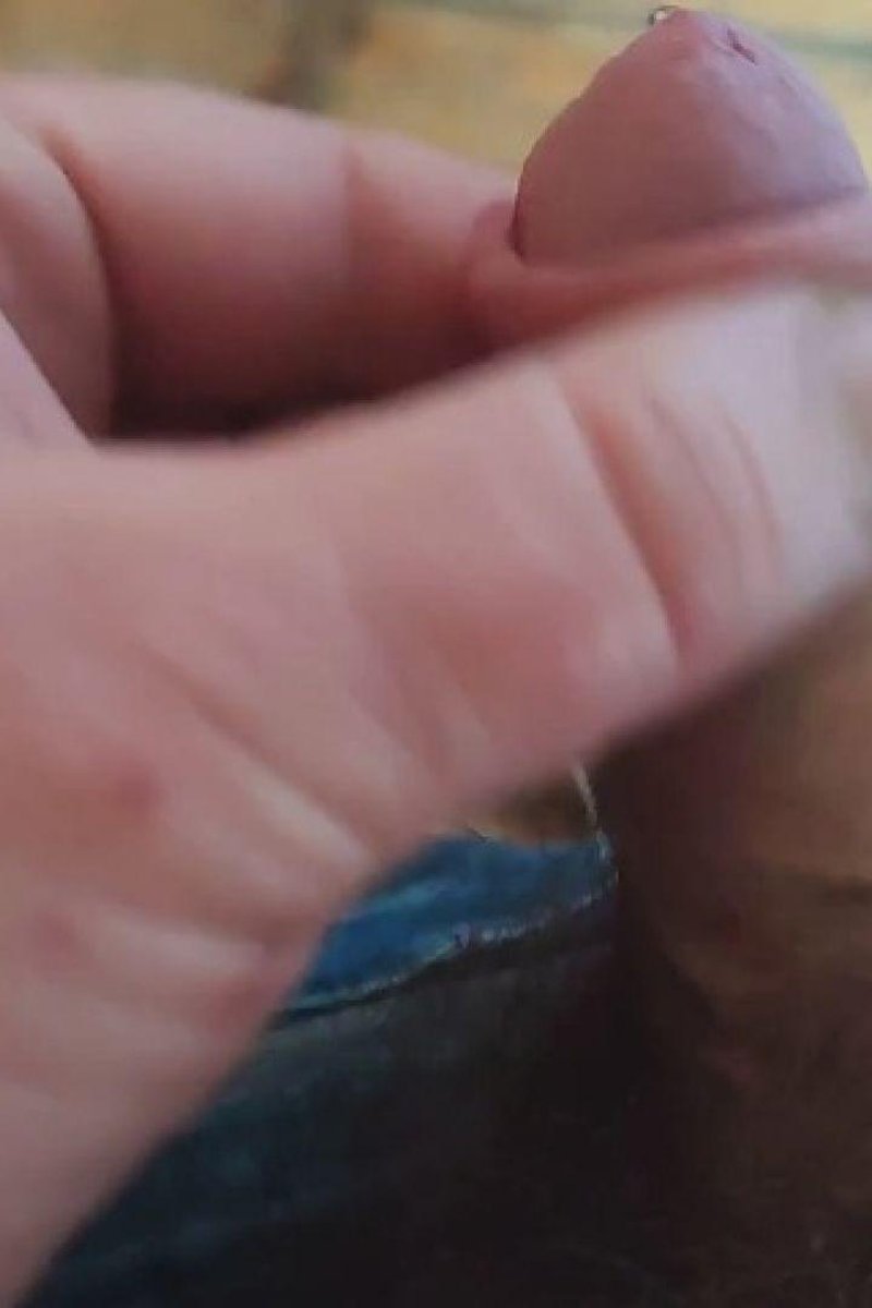 Quick Jerk Off - Screenshot 1 of 4 - Cumshot