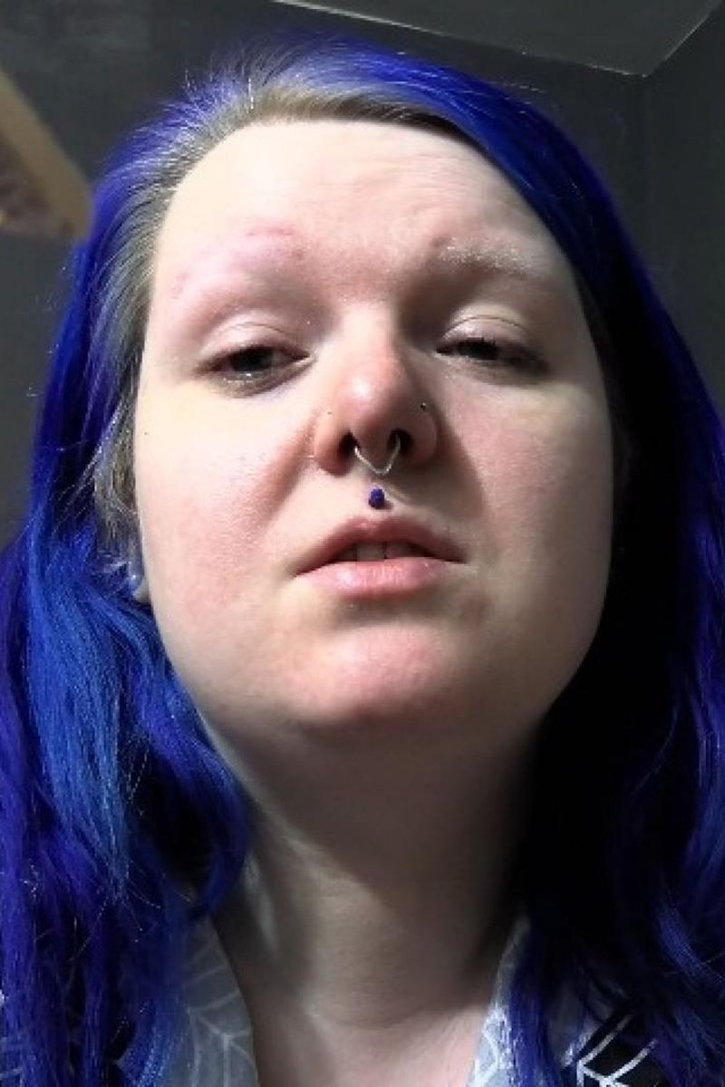 Shaving Off My Eyebrows - Screenshot 1 of 4 - Eyebrow Shaving